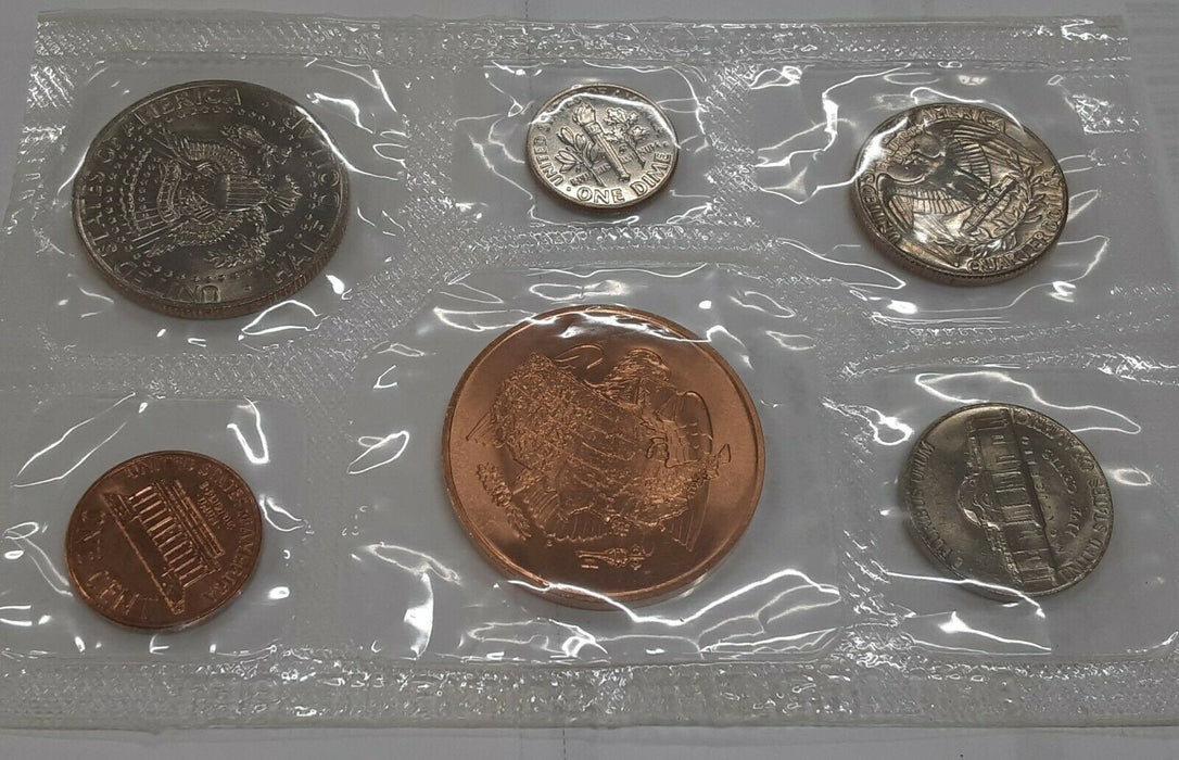1974 Philadelphia Mint Souvenir Set - 5 BU Coins w/Mint Medal in OGP w/Envelope