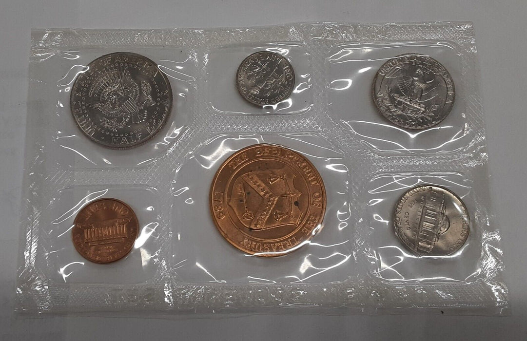 1974 Denver Mint Souvenir Set - 5 BU Coins w/Mint Medal in OGP/w Envelope