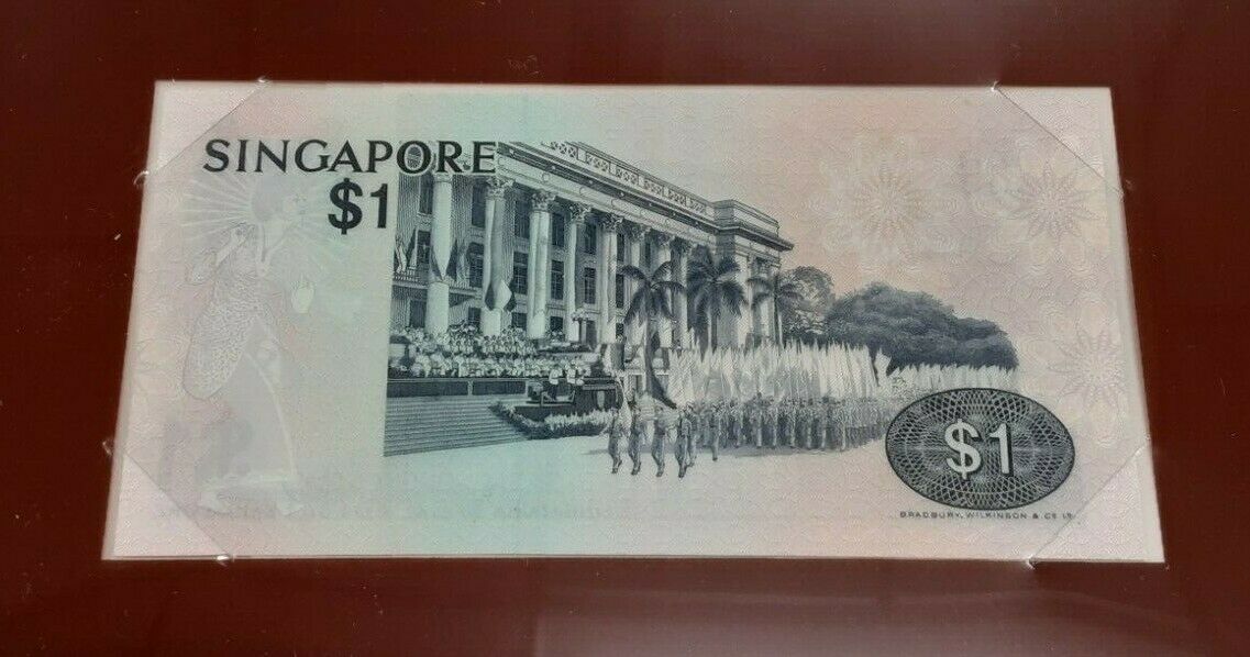 1981 Singapore One Dollar Banknote Crisp Uncirculated in Stamped Envelope