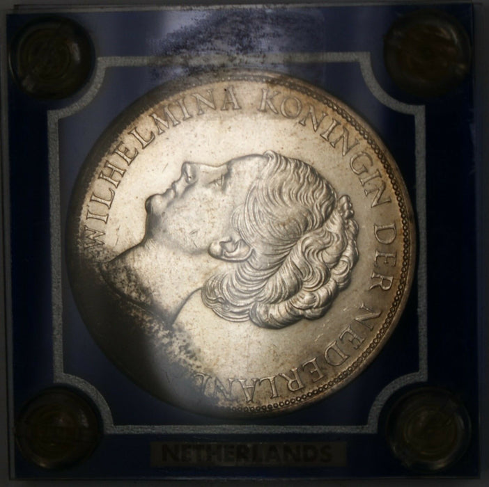 1931 2 1/2 Guilden Netherlands Silver Coin in Hard Blue Plastic Case